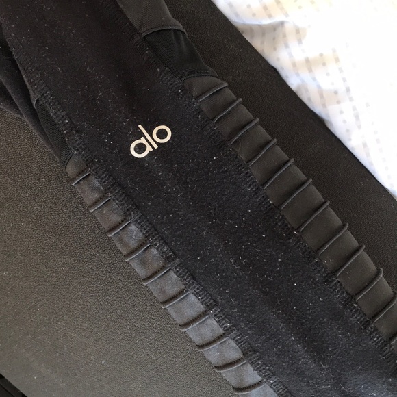 ALO YOGA Black Moto Leggings Size Small - Picture 9 of 12